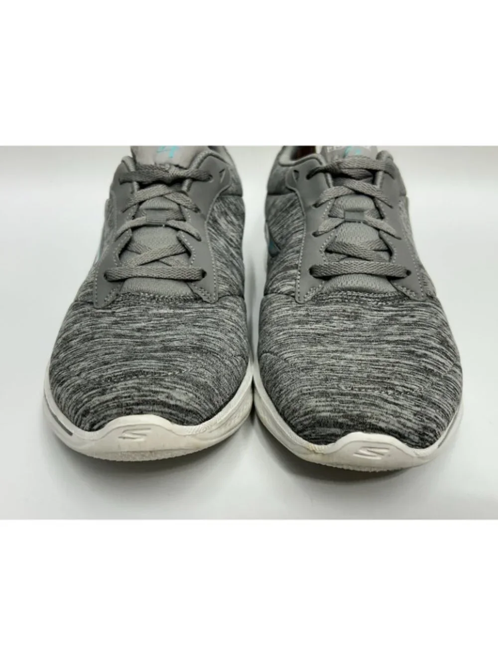 Skechers Womens Go Walk 4 Serenity Shoes Sz  10 Gray White 14173 Low Top Lace Up